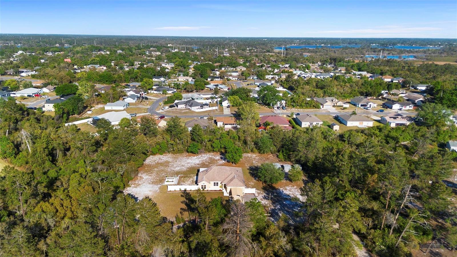 Listing photo id 46 for 2530 Leonard Drive