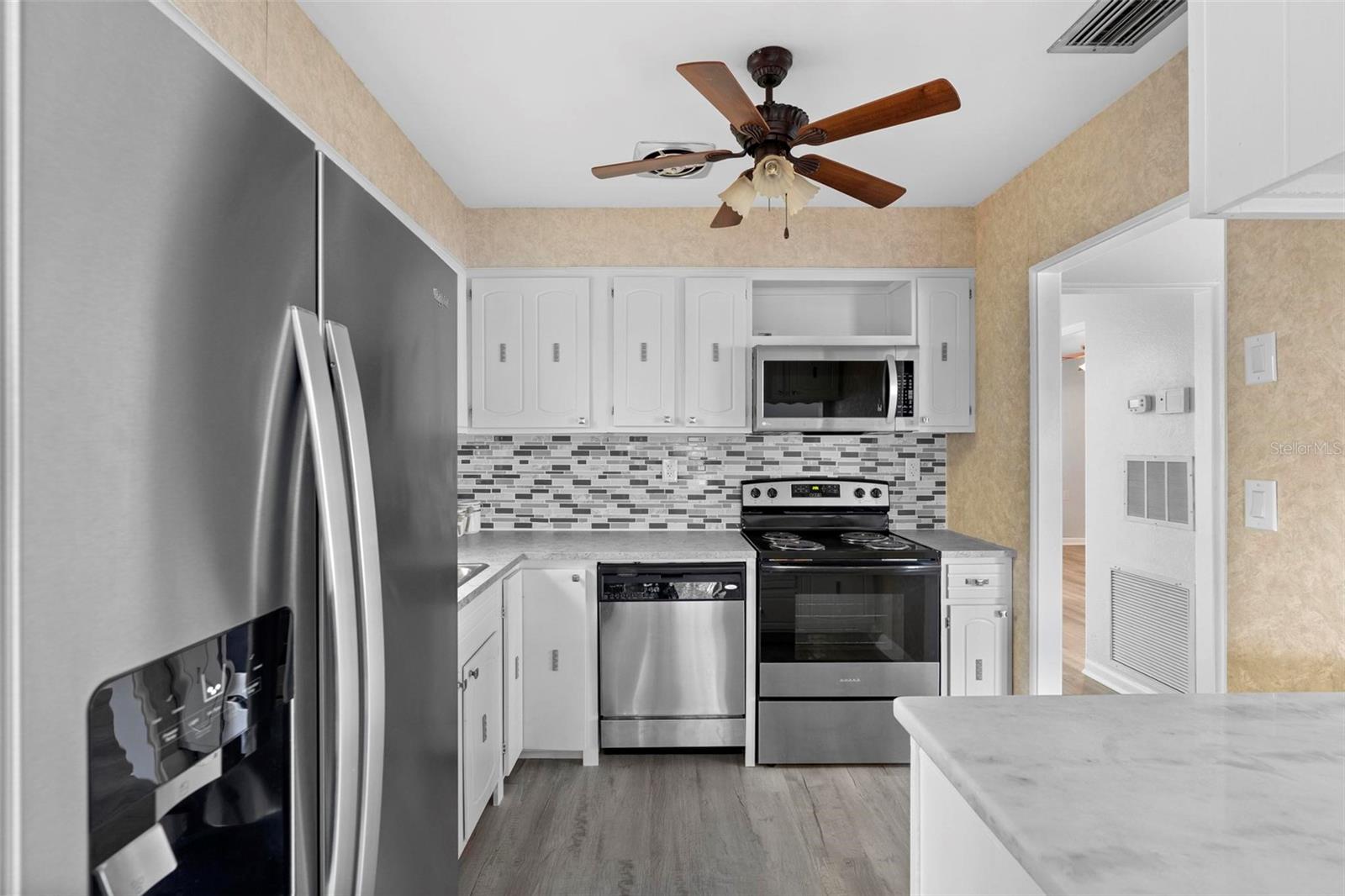 Image 4 of 65 For 3005 Garden Road