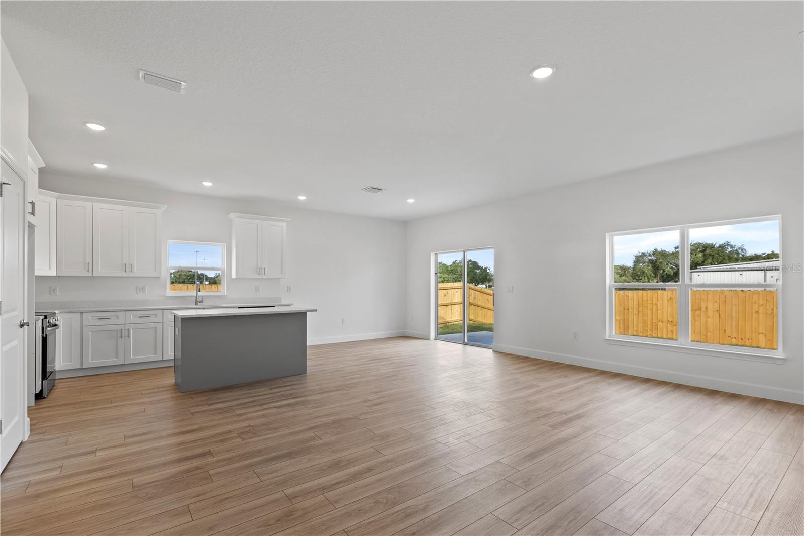 Image 12 of 28 For 810 24th Street