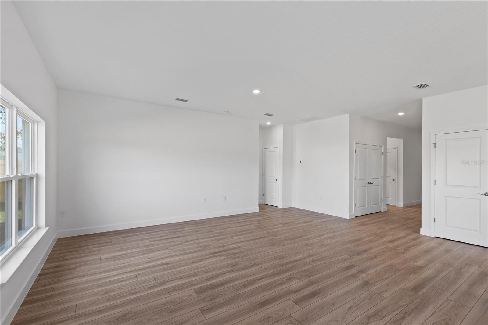 Image 17 of 28 For 810 24th Street
