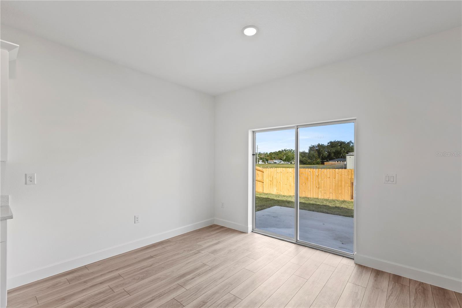 Image 19 of 28 For 810 24th Street
