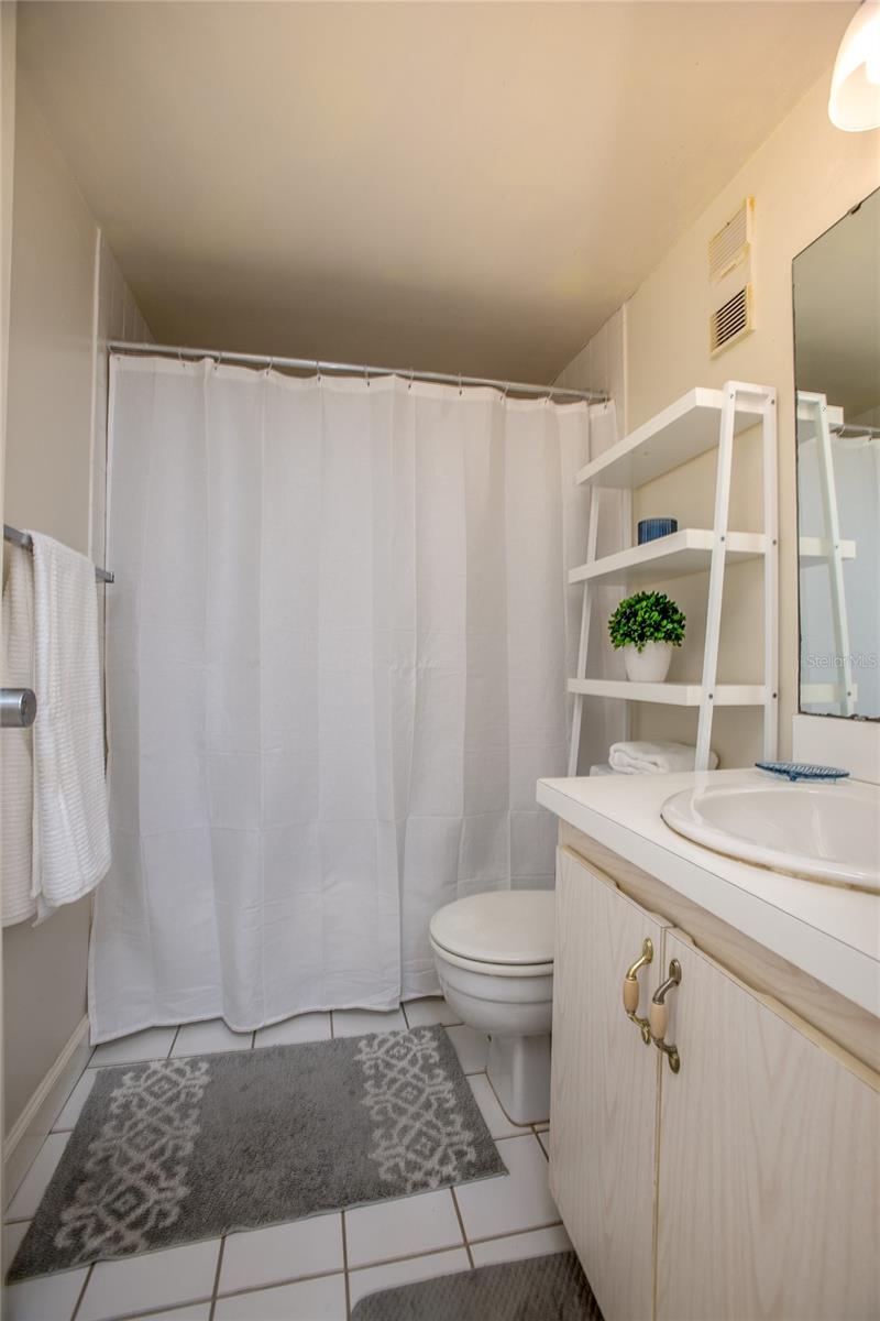 Image 17 of 25 For 120 Hibiscus Woods Court 2a