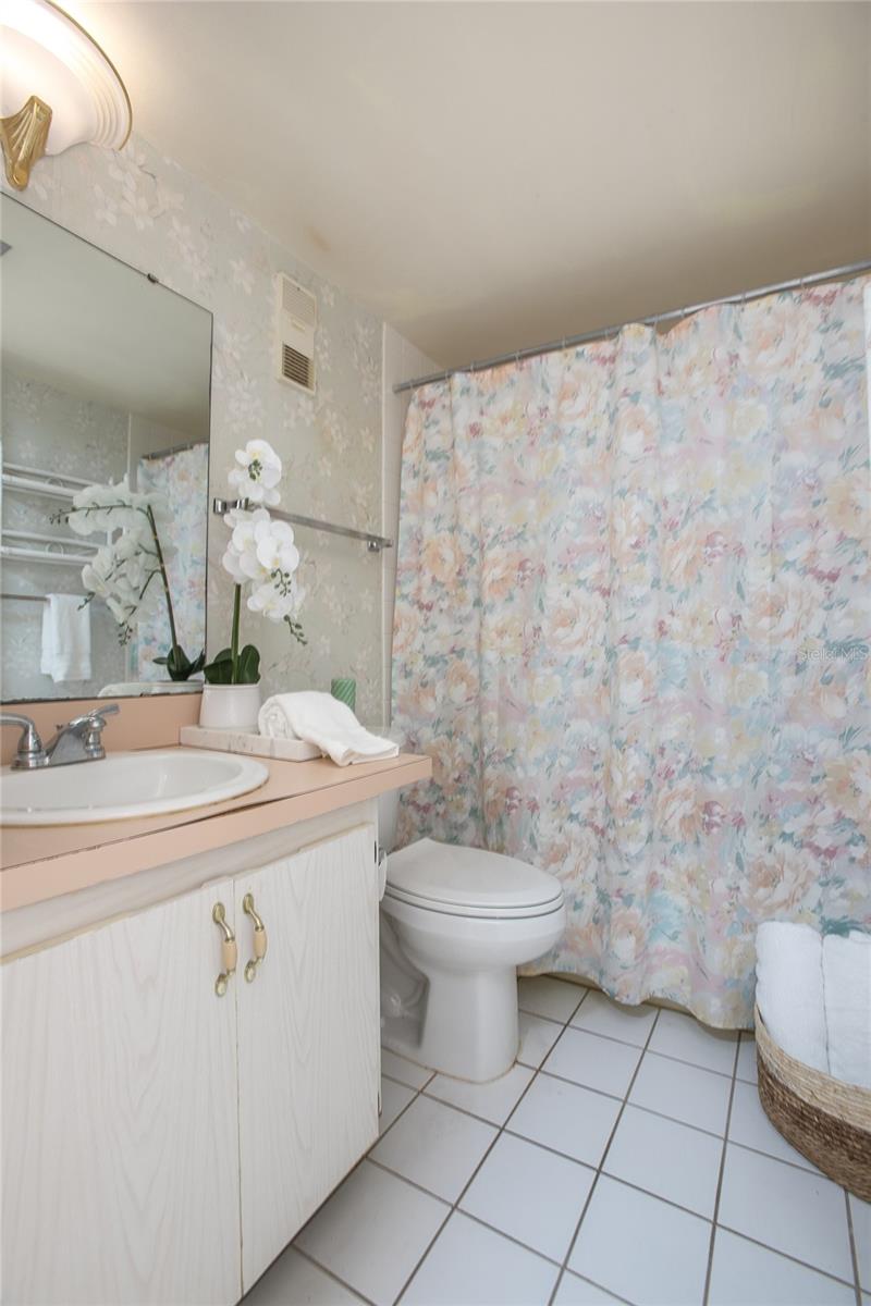 Image 18 of 25 For 120 Hibiscus Woods Court 2a