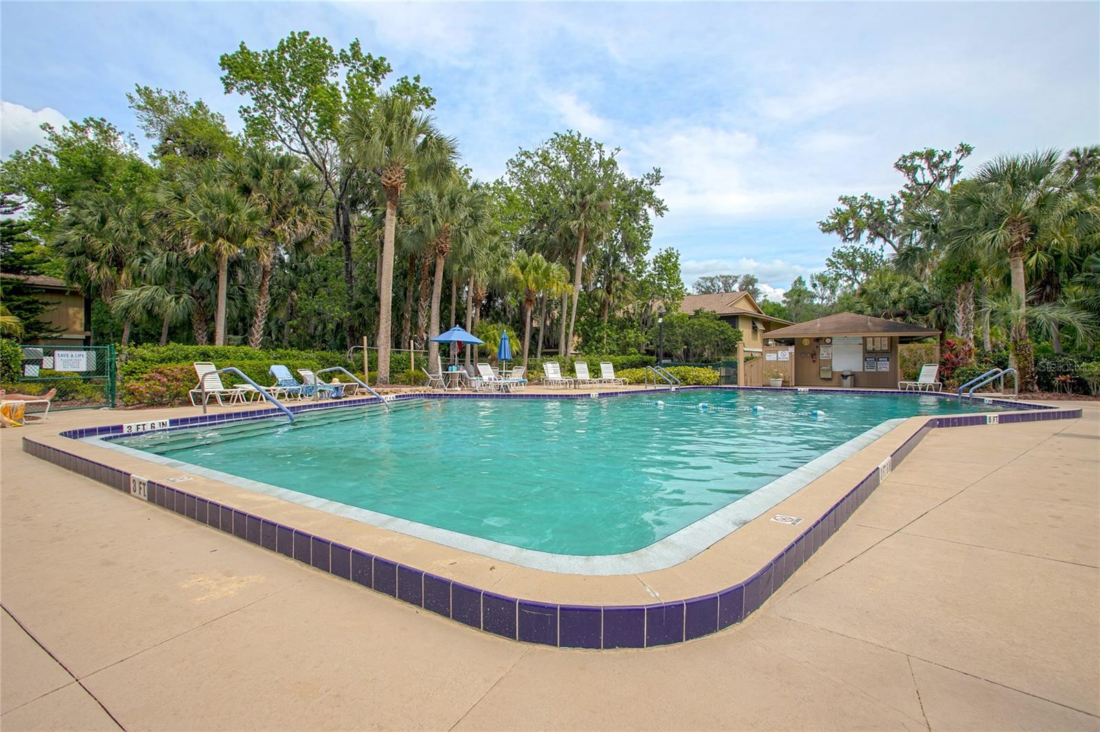 Image 22 of 25 For 120 Hibiscus Woods Court 2a
