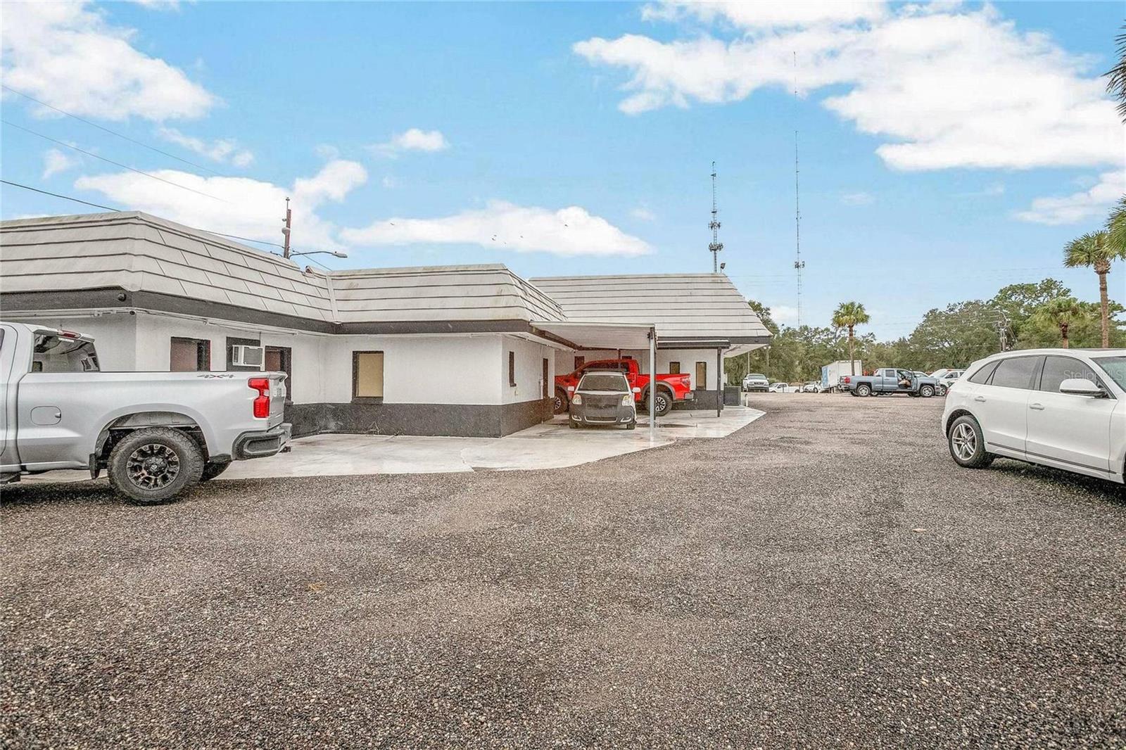 Image 6 of 17 For 3000 Woodland Boulevard