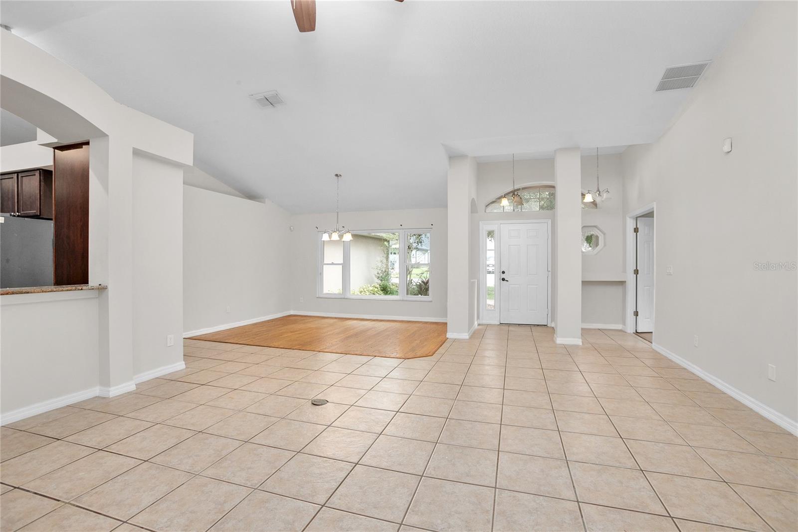 Image 5 of 32 For 1439 Bent Oaks Boulevard