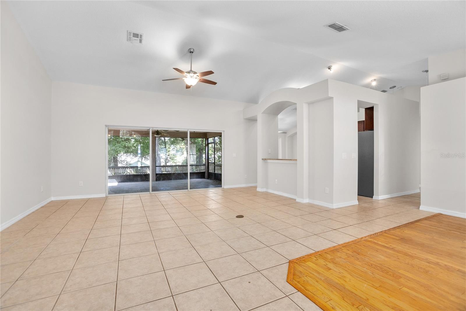Image 9 of 32 For 1439 Bent Oaks Boulevard
