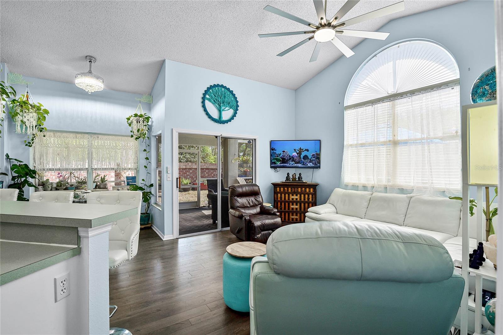 Image 16 of 47 For 13944 Huntwick Drive