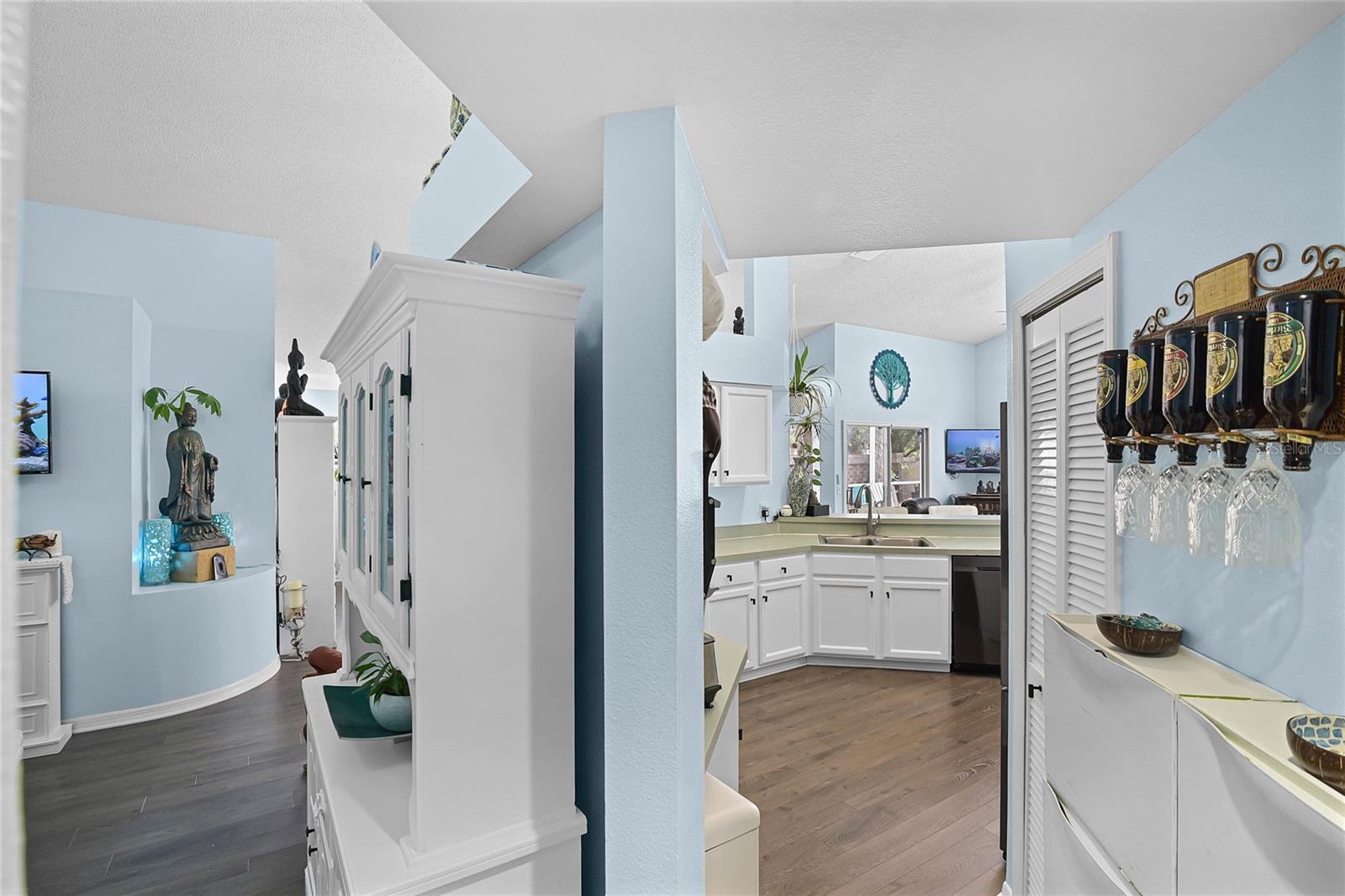 Image 21 of 47 For 13944 Huntwick Drive