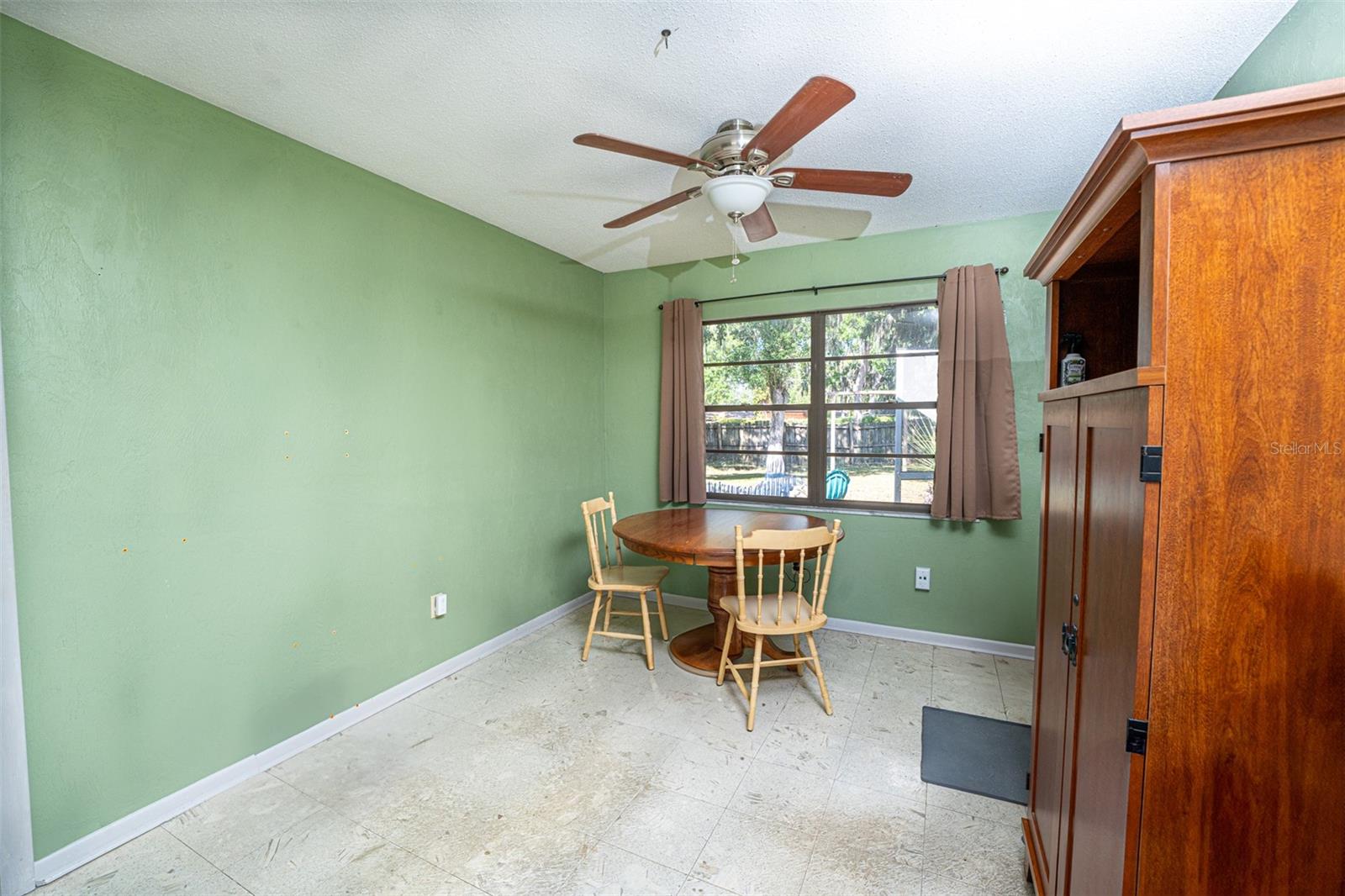 Image 14 of 29 For 291 Sagewood Drive
