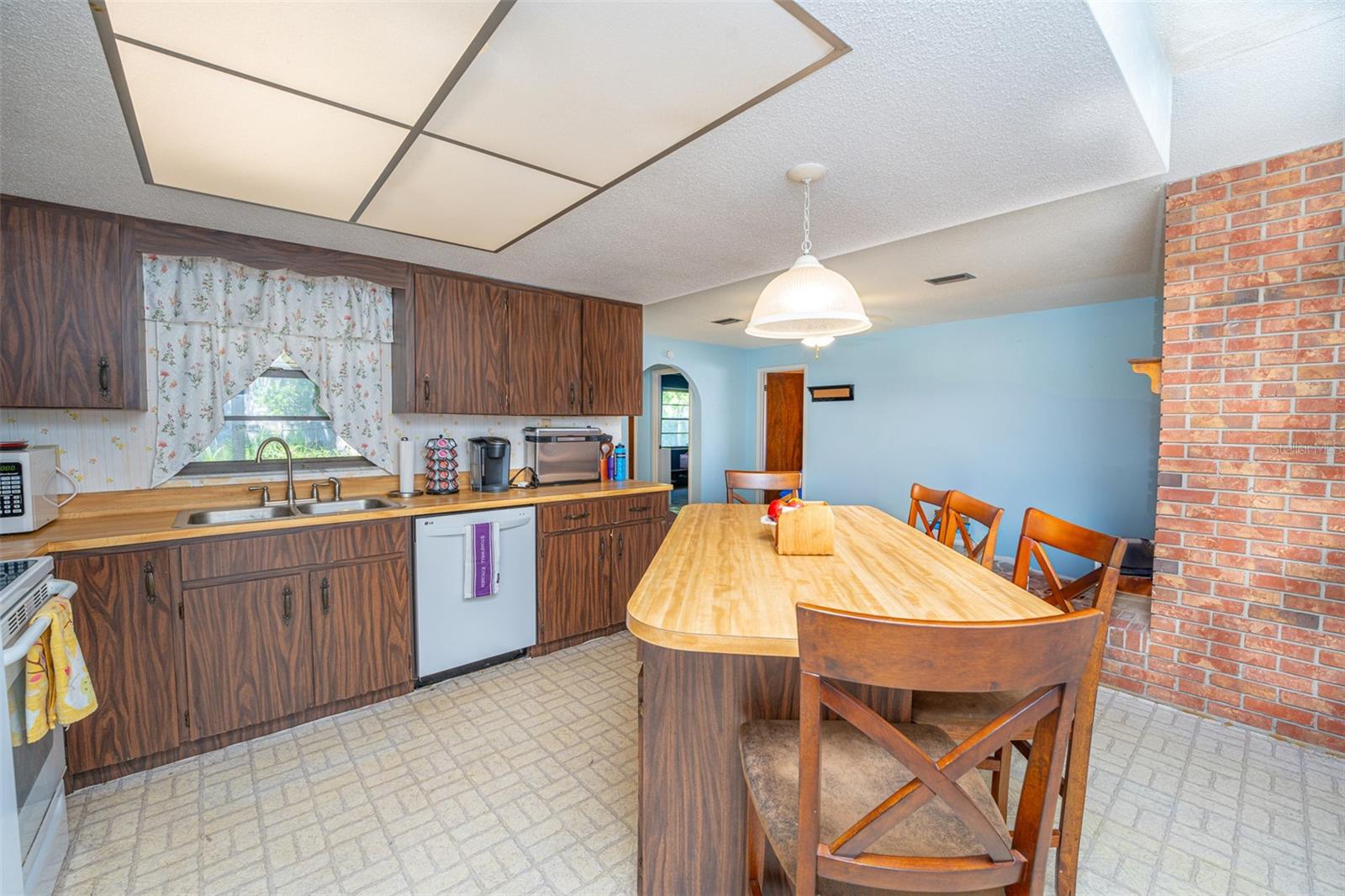 Image 18 of 29 For 291 Sagewood Drive