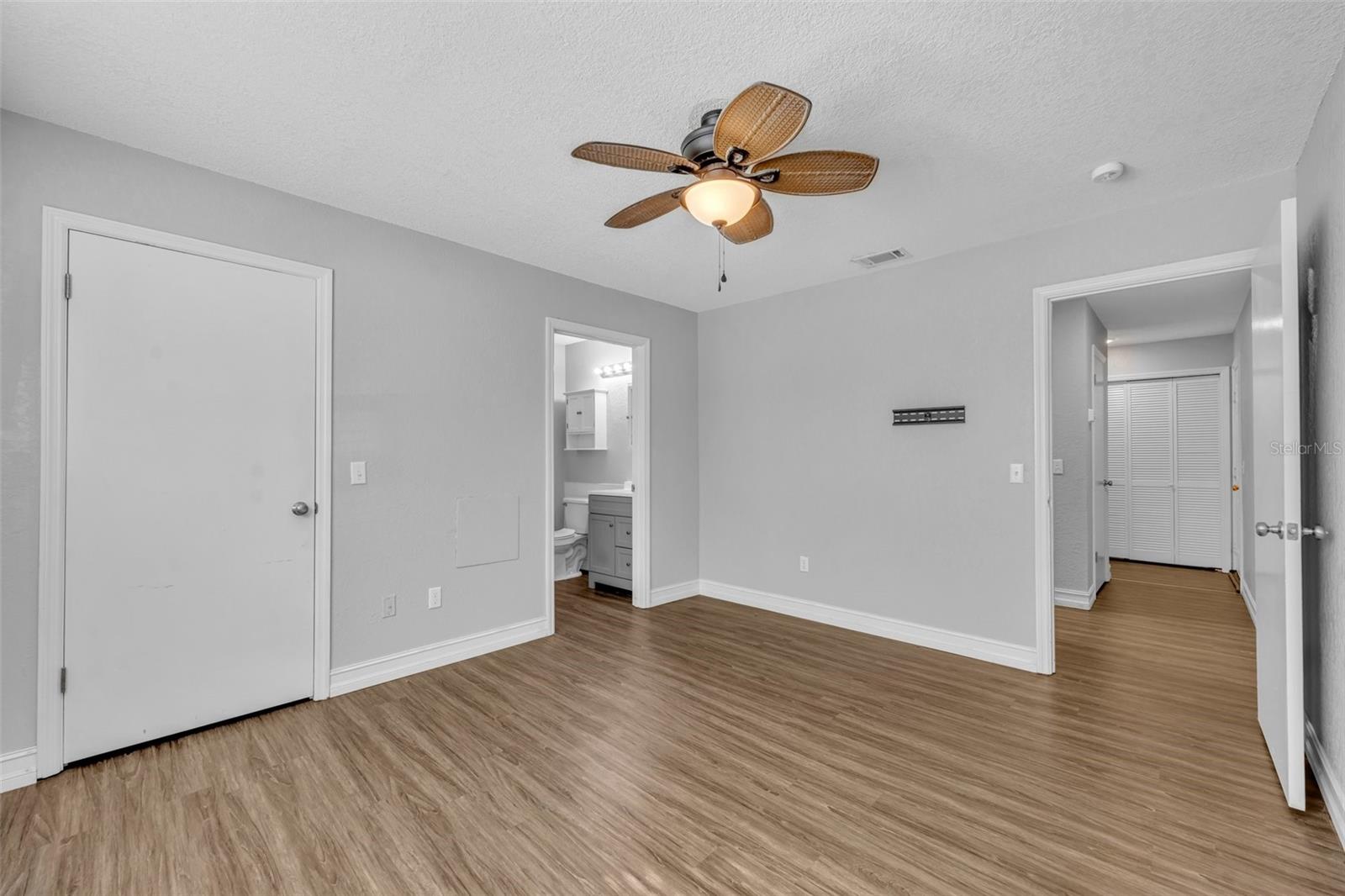 Image 17 of 45 For 1401 Palmetto Avenue 300