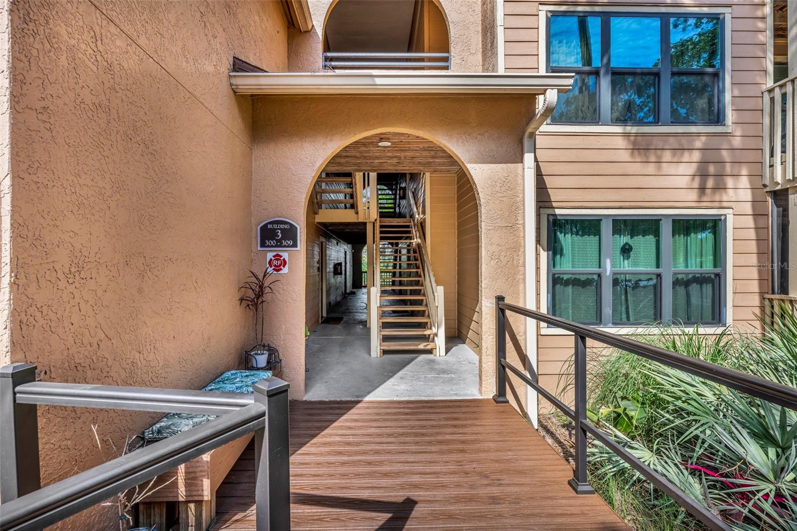 Image 2 of 45 For 1401 Palmetto Avenue 300