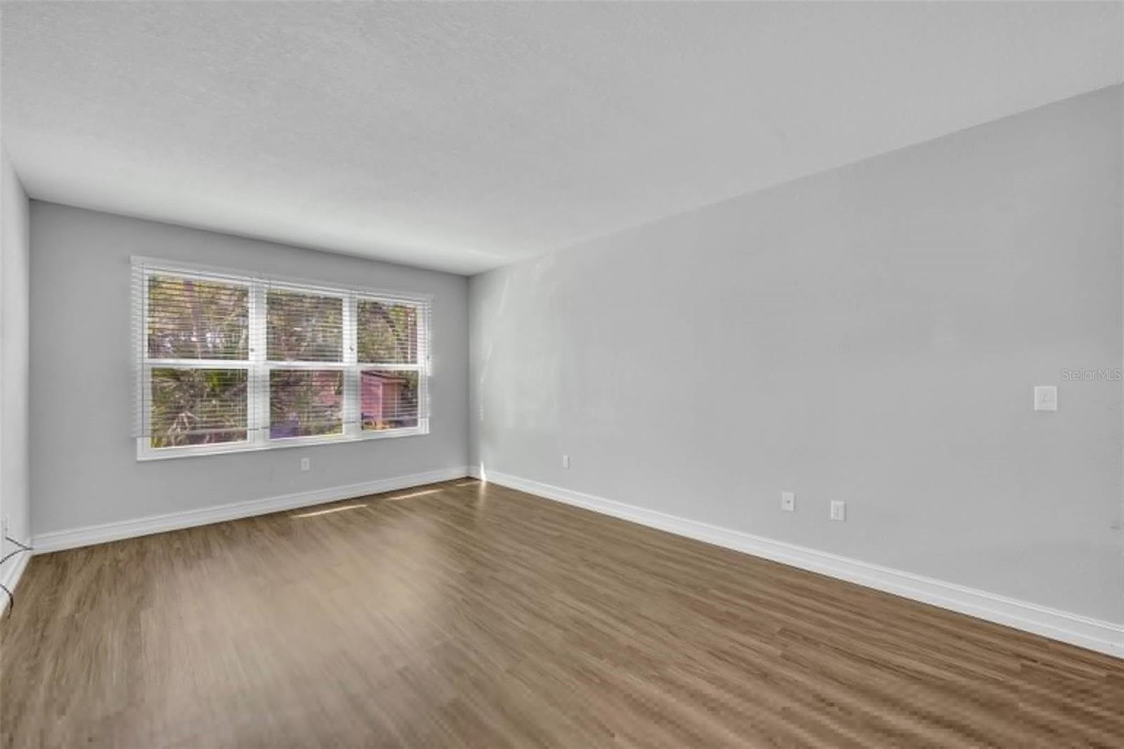 Image 8 of 45 For 1401 Palmetto Avenue 300