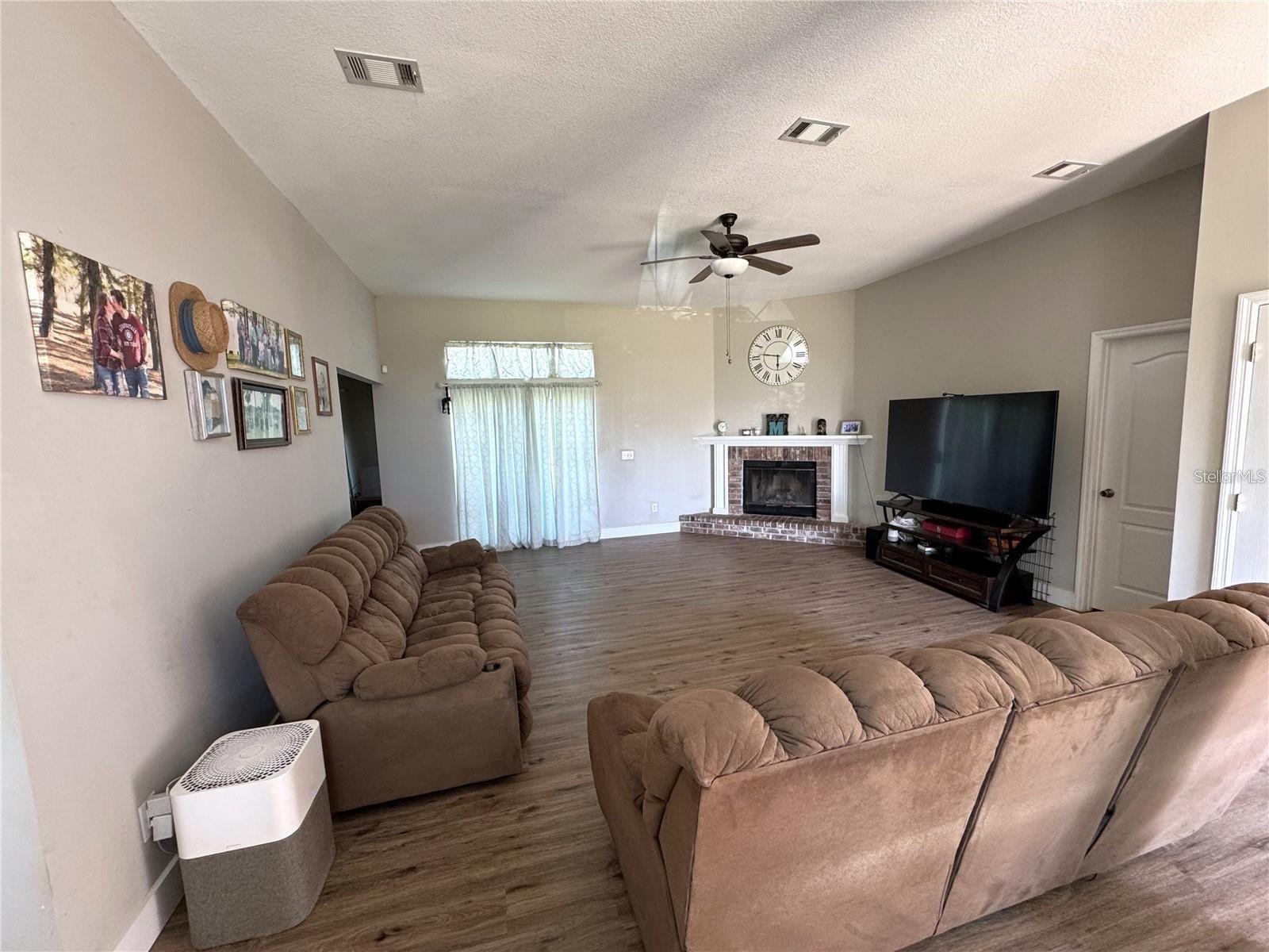 Image 37 of 66 For 508 Tracey Dr