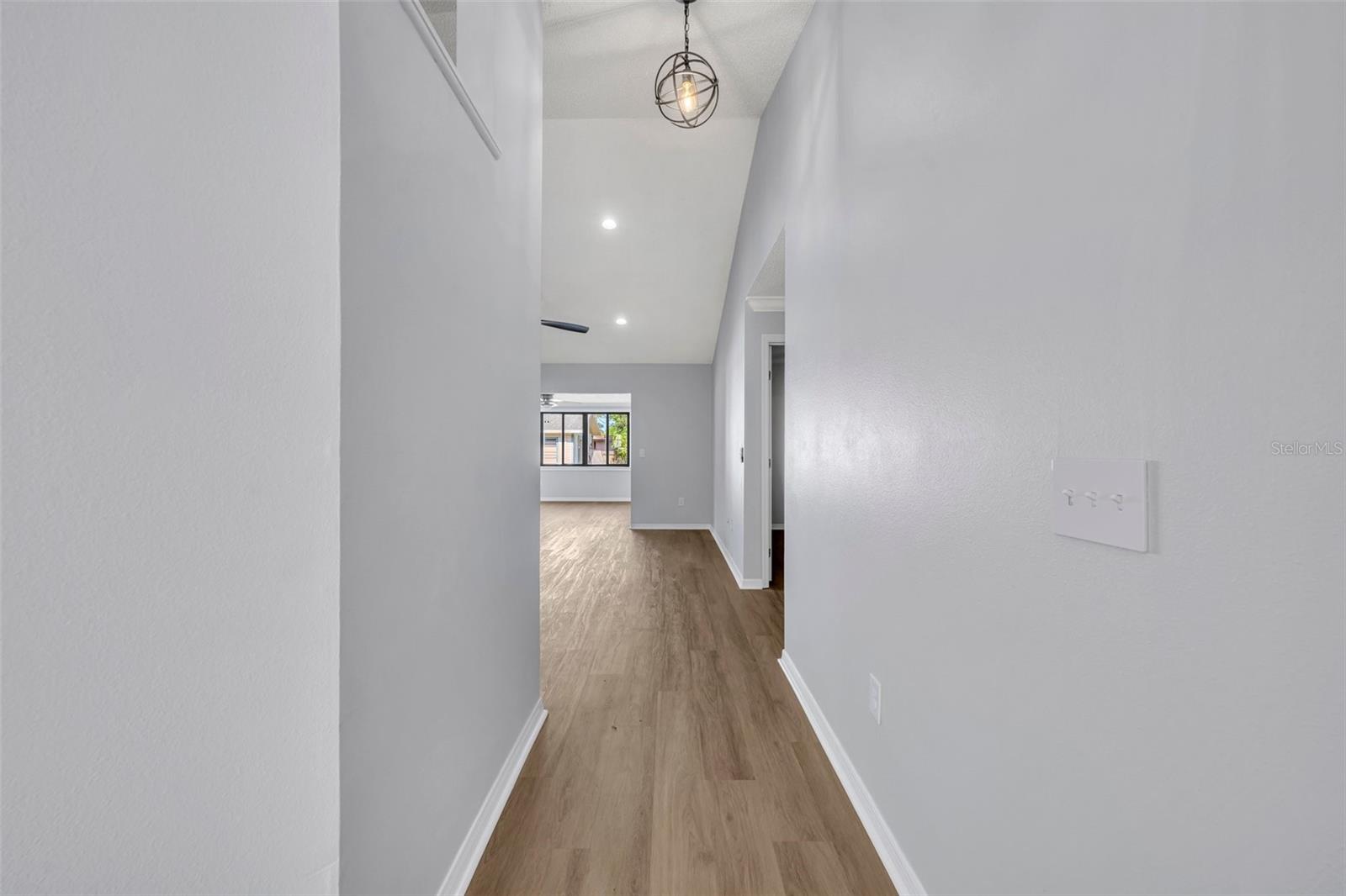 Image 11 of 28 For 717 Ridgewood Avenue
