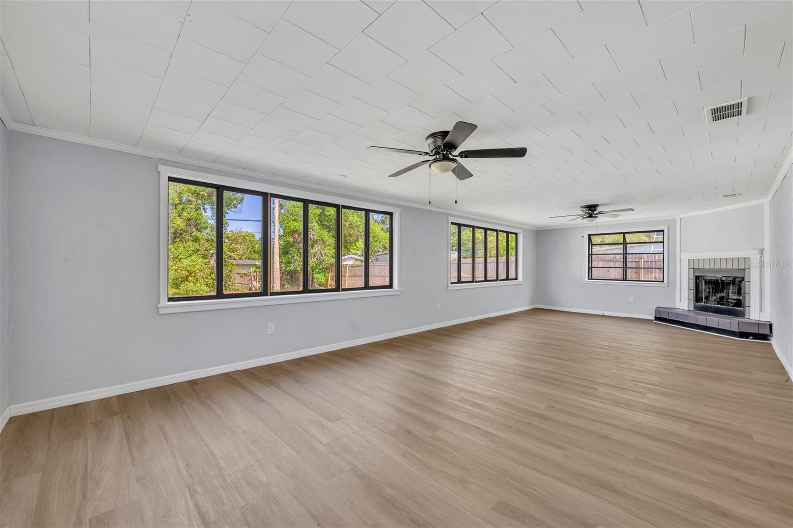 Image 14 of 28 For 717 Ridgewood Avenue