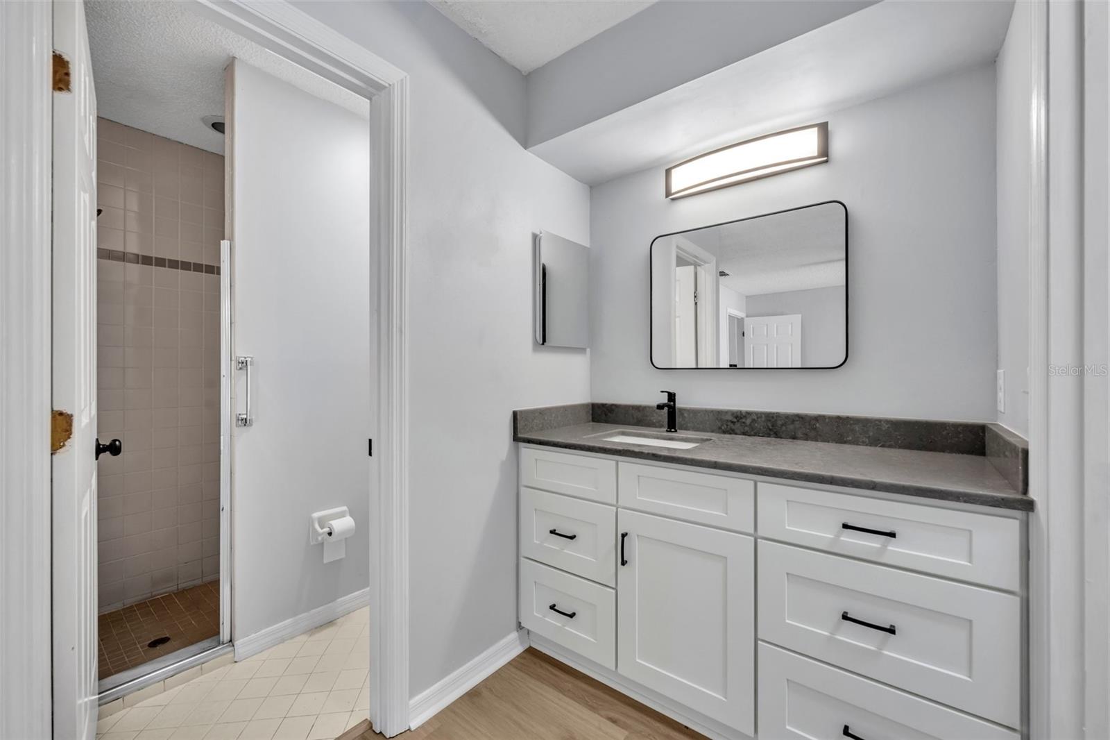 Image 19 of 28 For 717 Ridgewood Avenue