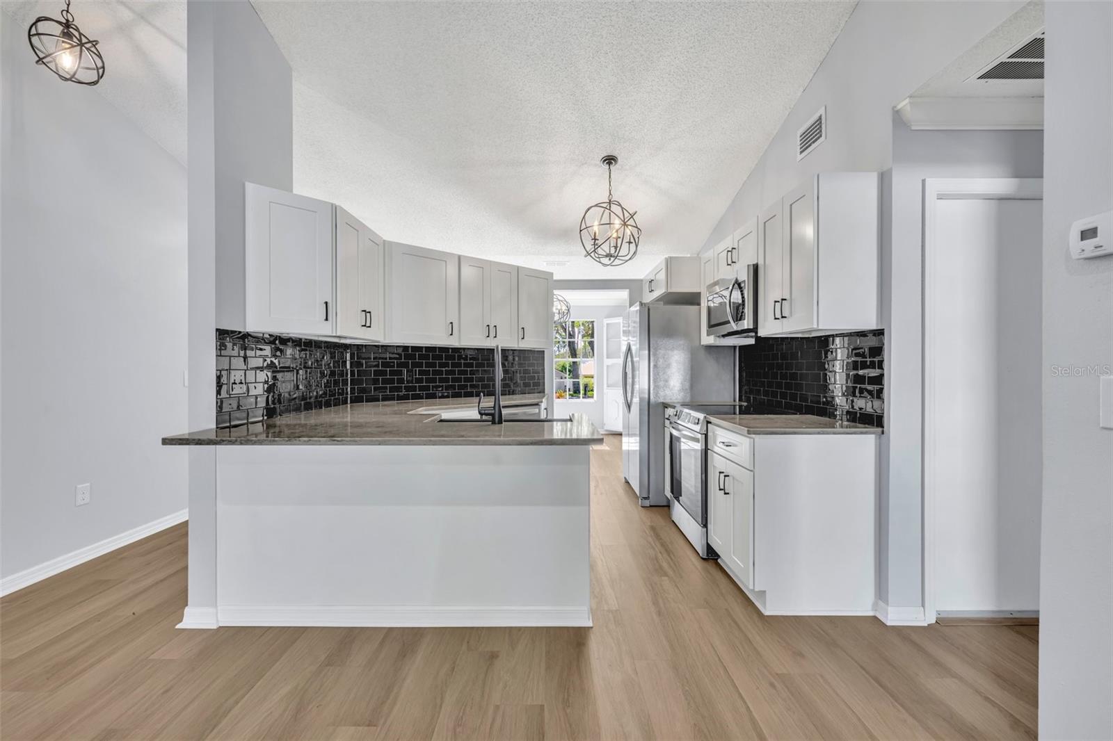 Image 8 of 28 For 717 Ridgewood Avenue