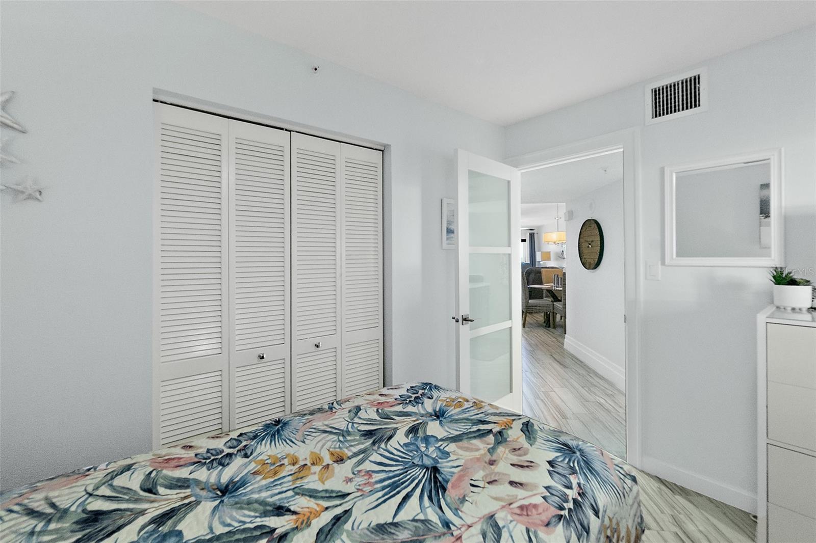 Image 20 of 33 For 5207 Atlantic Avenue 723