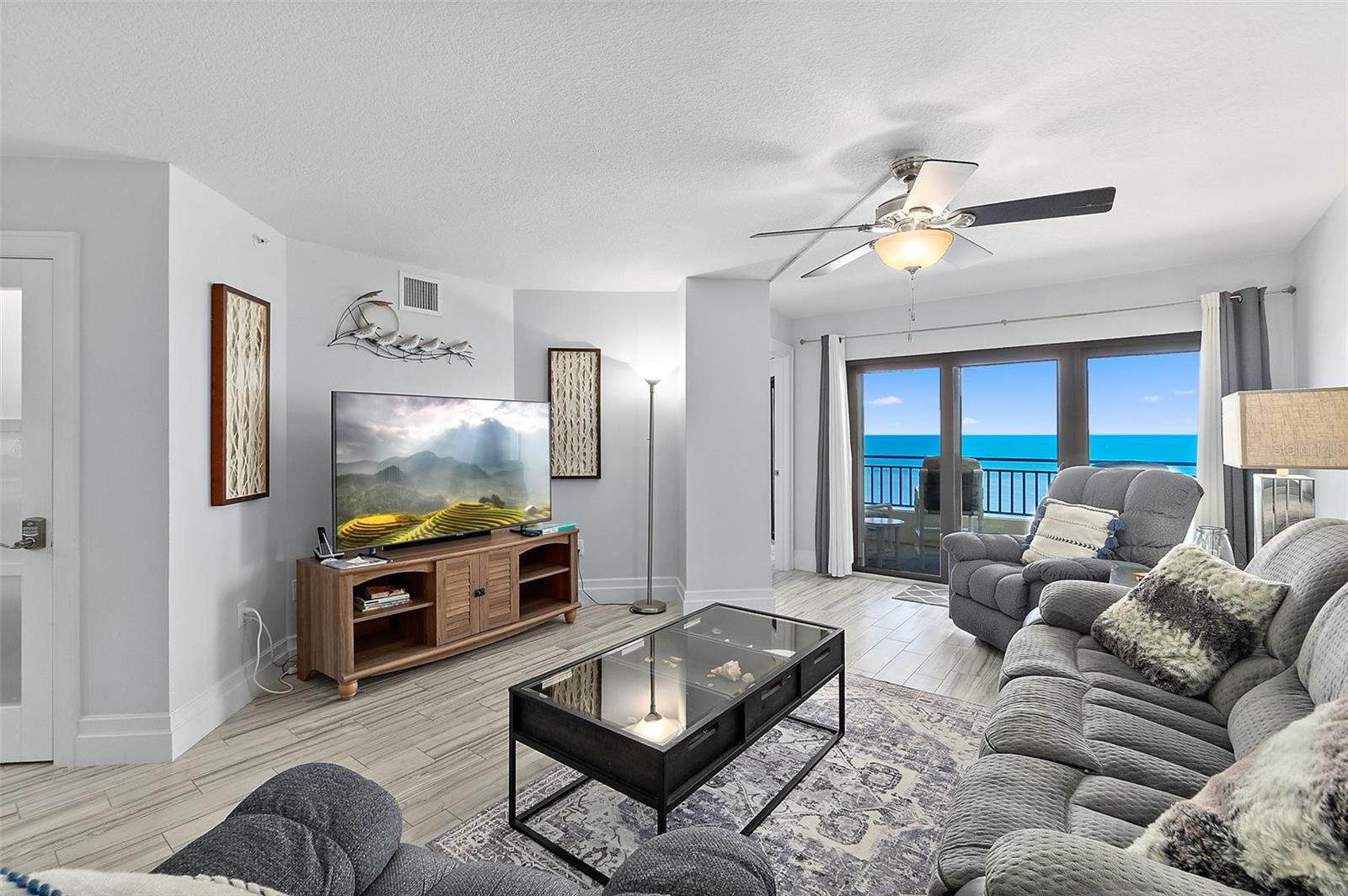 Image 4 of 33 For 5207 Atlantic Avenue 723