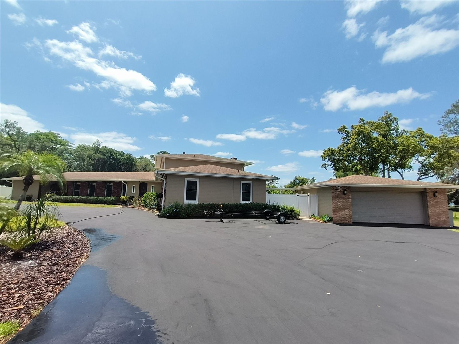 Image 4 of 58 For 910 Kepler Road