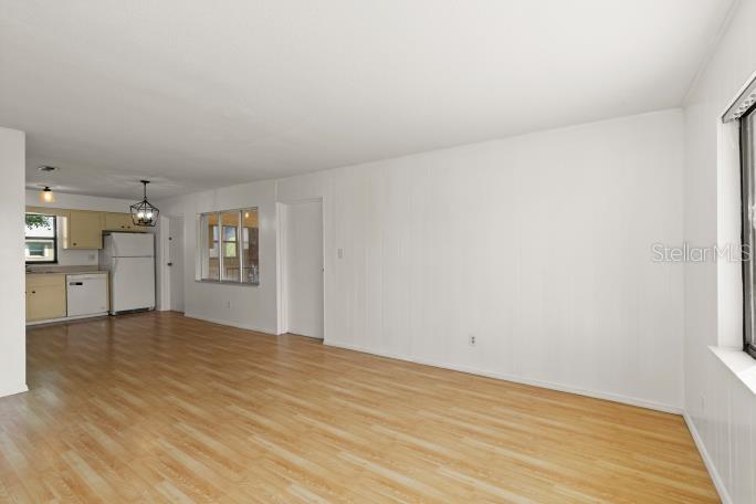 Image 10 of 29 For 4304 London Town Road C220
