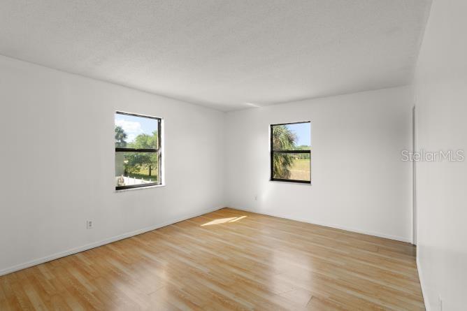 Image 17 of 29 For 4304 London Town Road C220