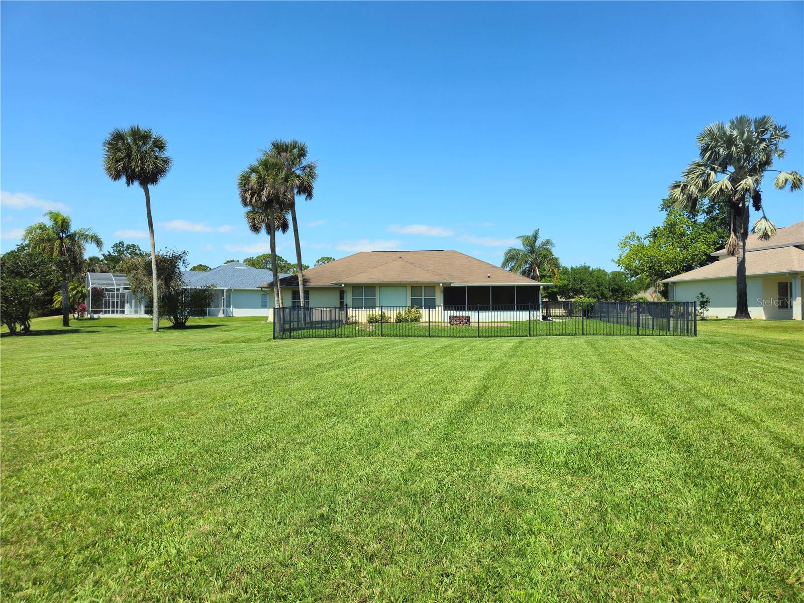 Image 4 of 22 For 6182 Knotty Pine Court