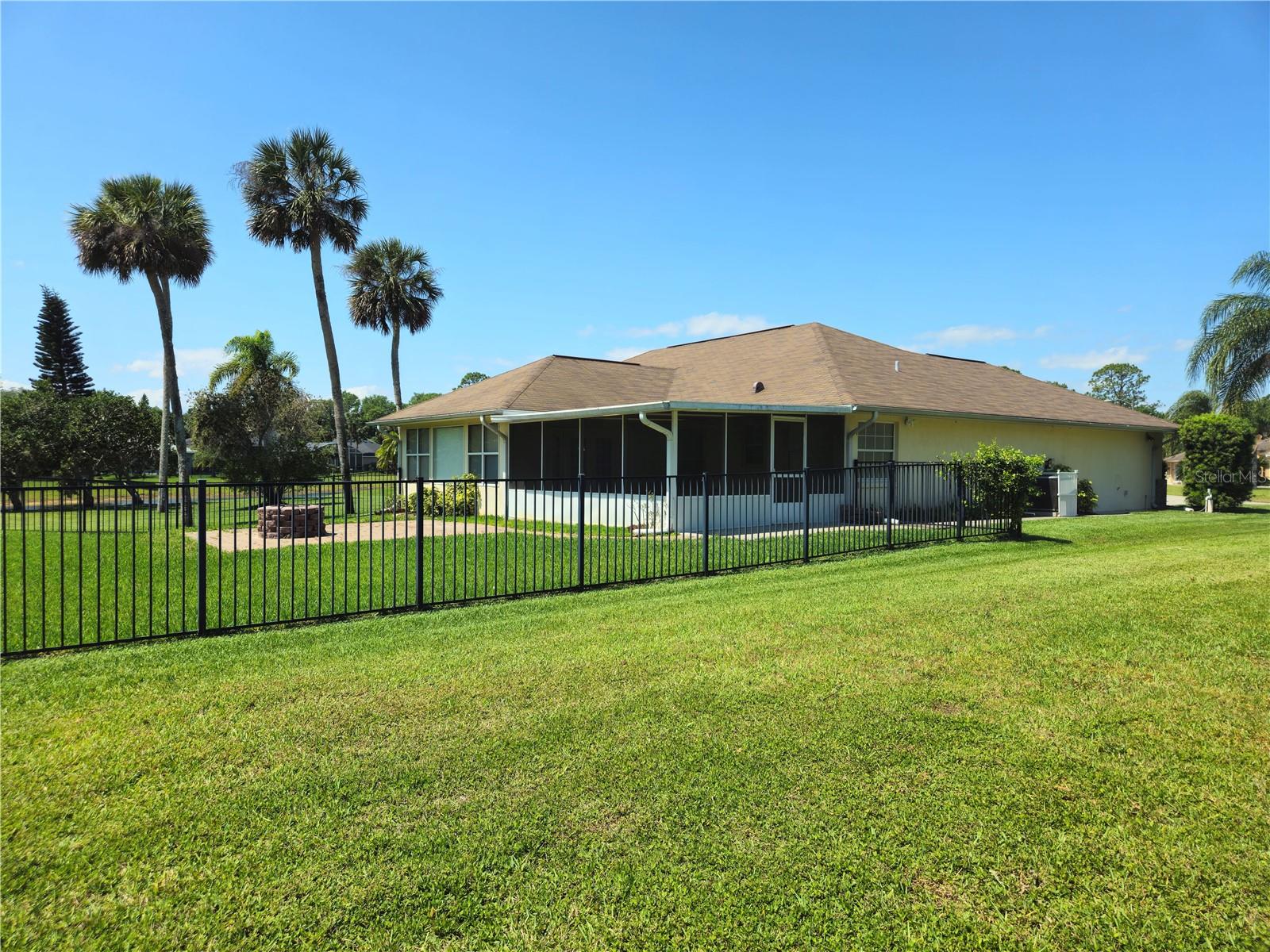Image 6 of 22 For 6182 Knotty Pine Court