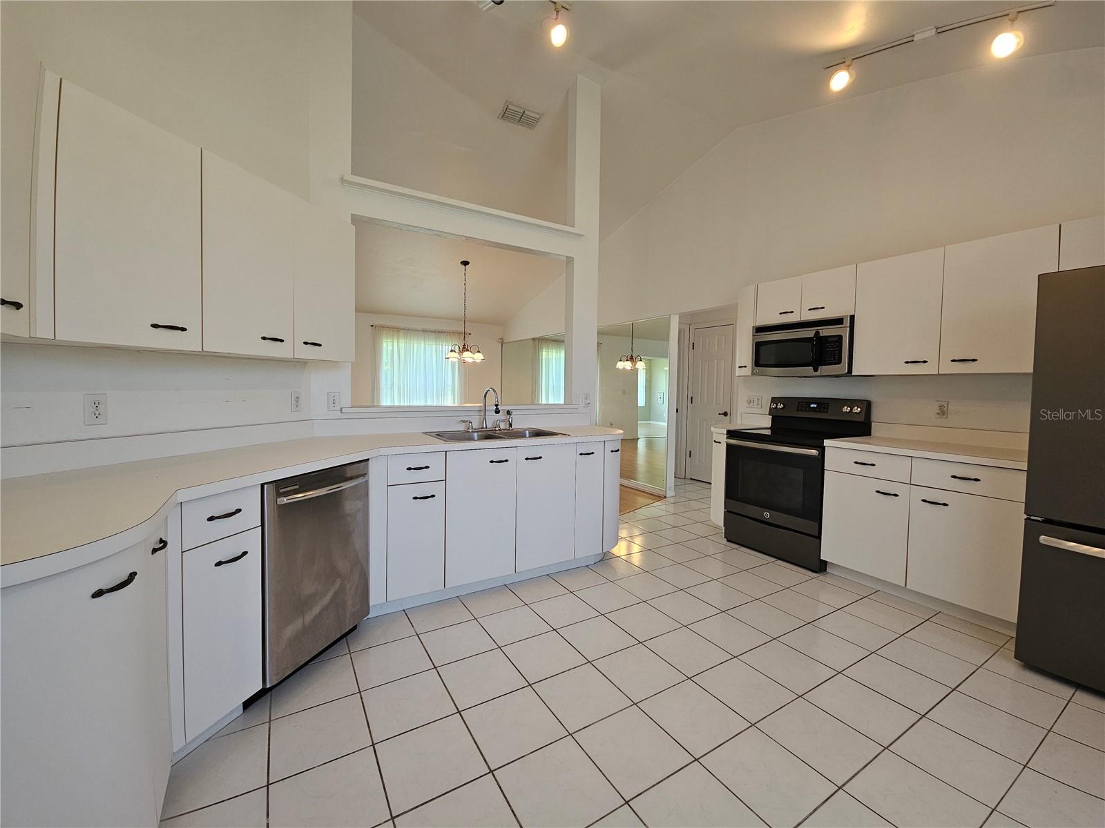 Image 7 of 22 For 6182 Knotty Pine Court