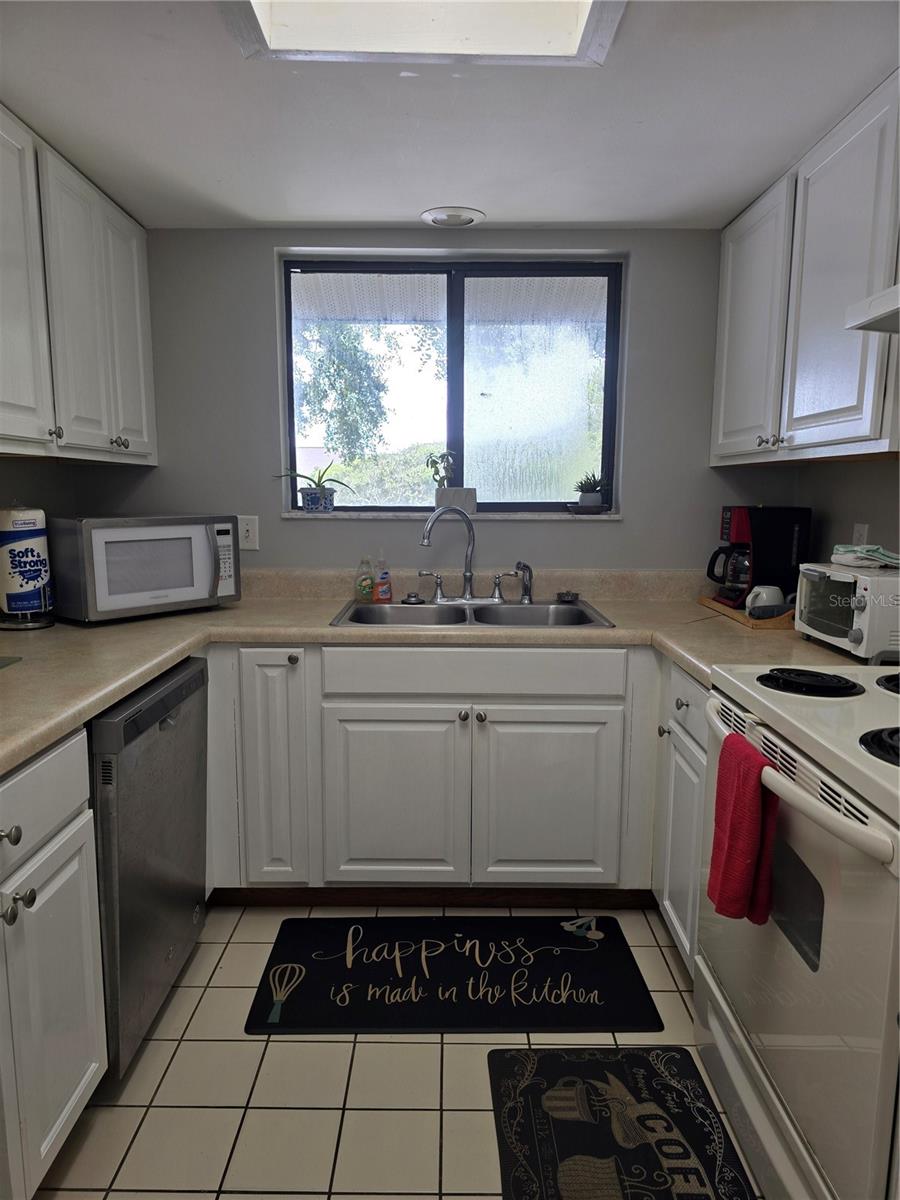 Image 3 of 22 For 4401 Sea Mist Drive 201