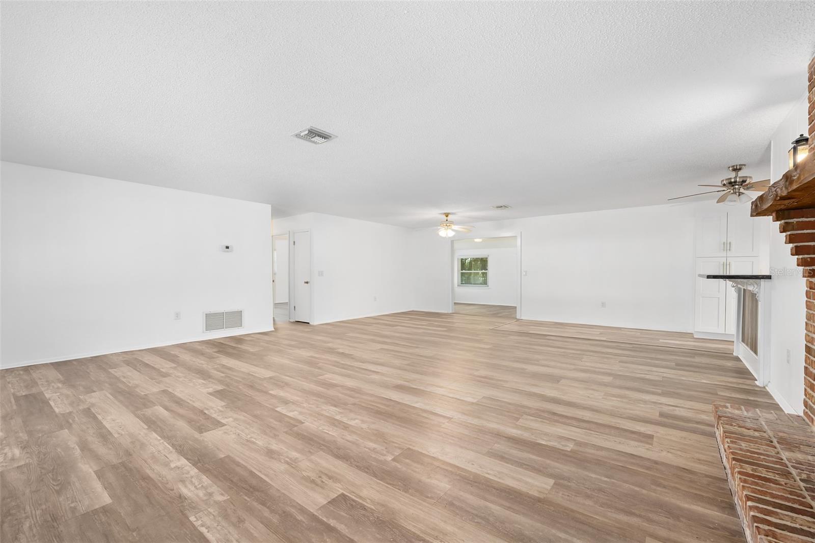 Image 10 of 26 For 1534 Center Street