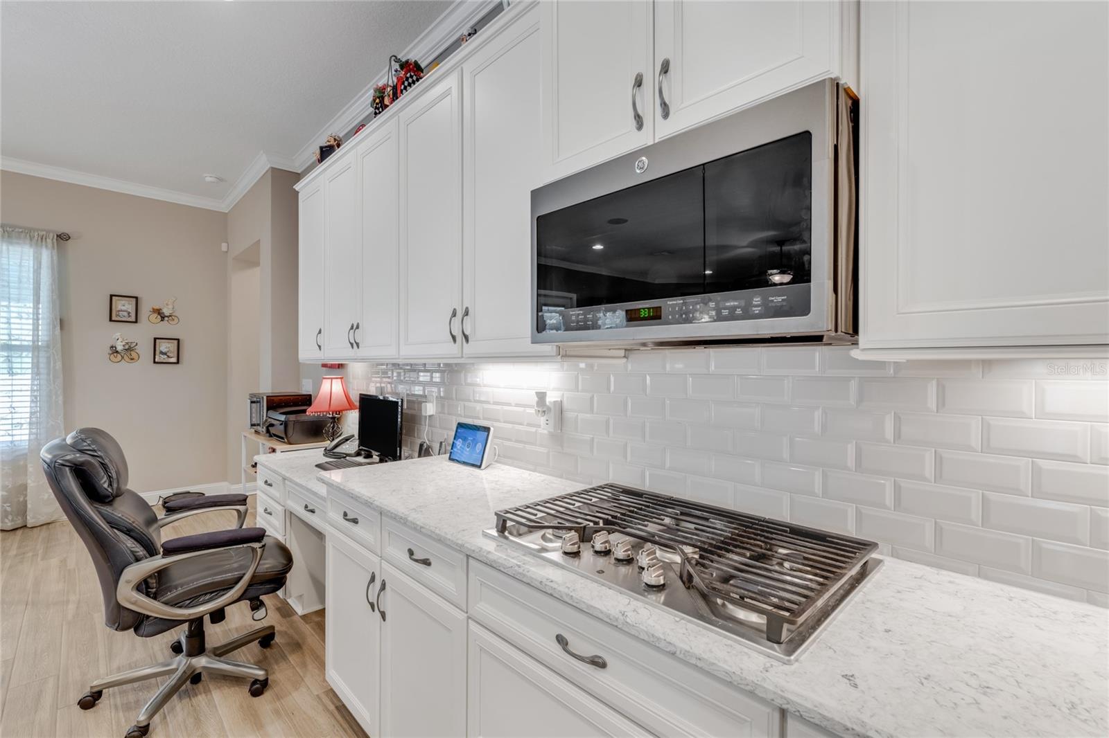 Image 11 of 43 For 214 Ashford Lakes Circle