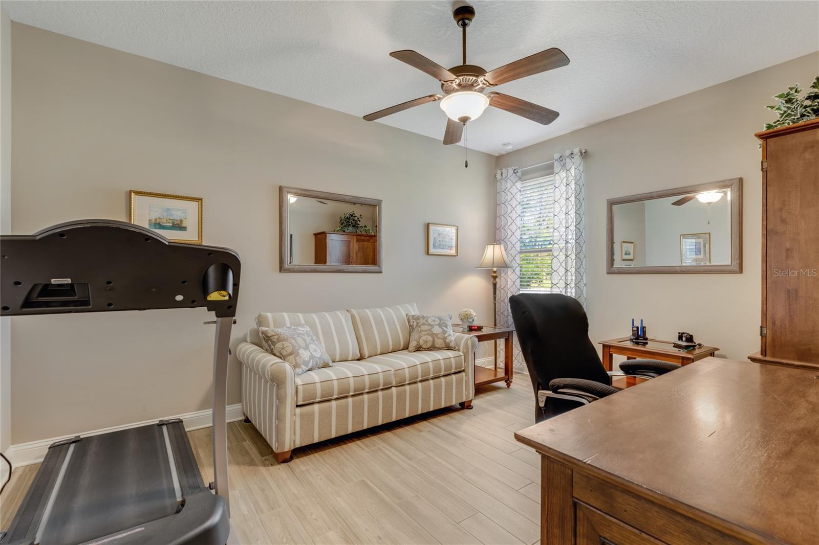 Image 15 of 43 For 214 Ashford Lakes Circle