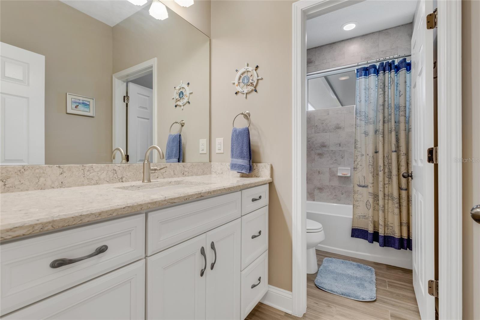 Image 16 of 43 For 214 Ashford Lakes Circle