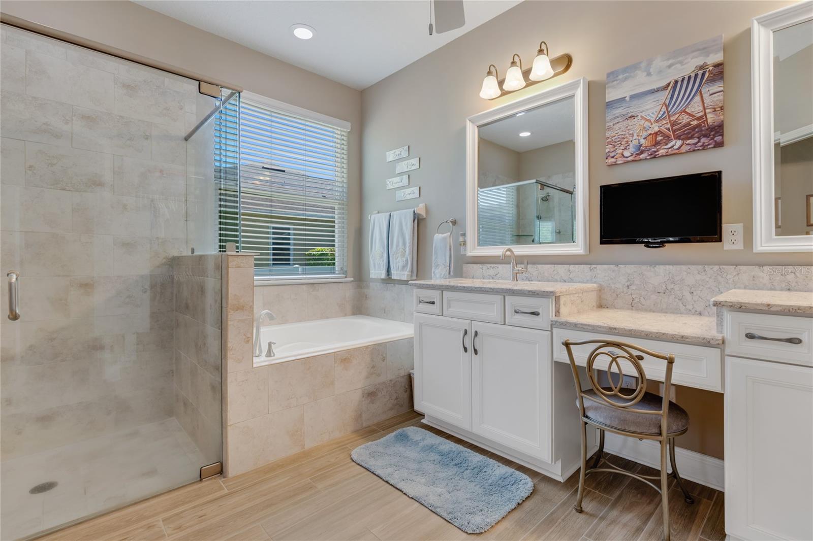 Image 20 of 43 For 214 Ashford Lakes Circle
