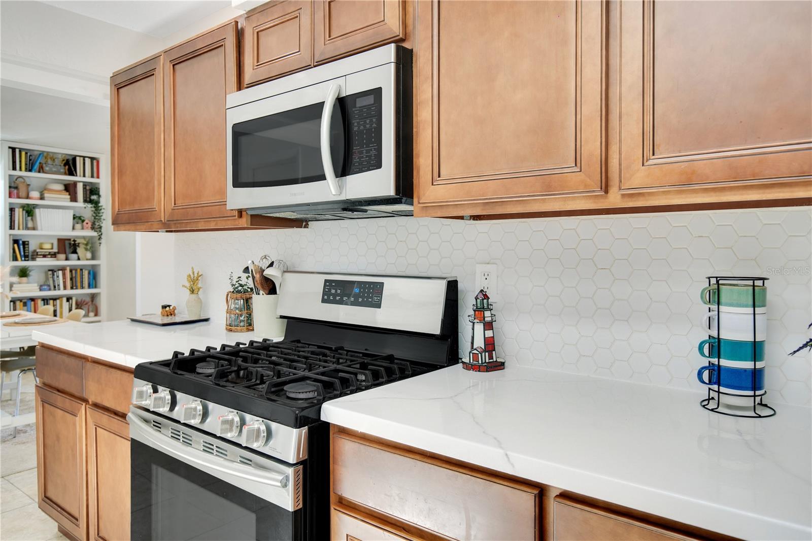 Image 14 of 45 For 2565 Peninsula Drive