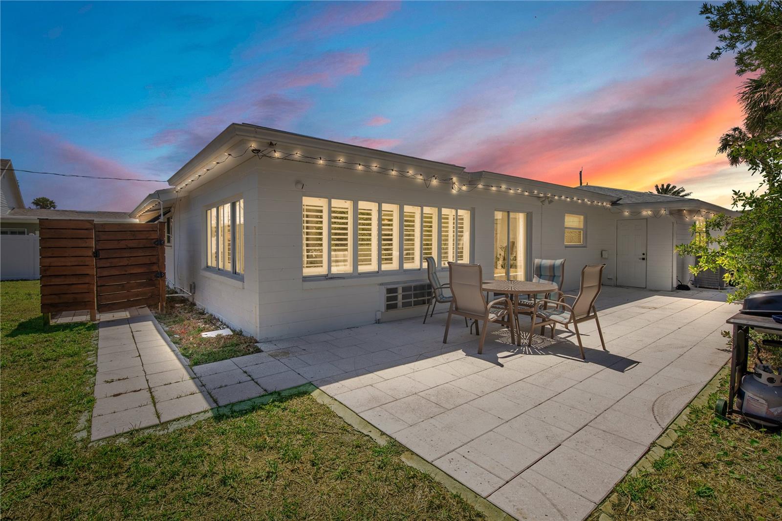 Image 2 of 45 For 2565 Peninsula Drive