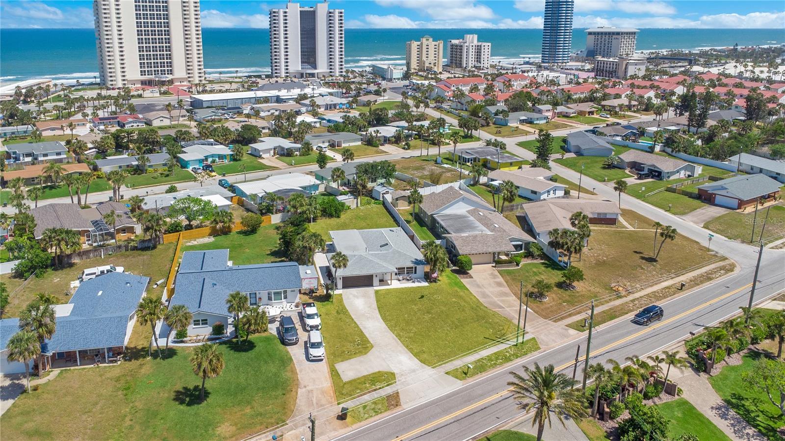 Image 3 of 45 For 2565 Peninsula Drive