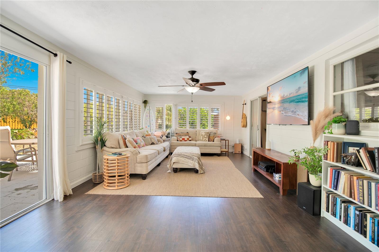 Image 4 of 45 For 2565 Peninsula Drive