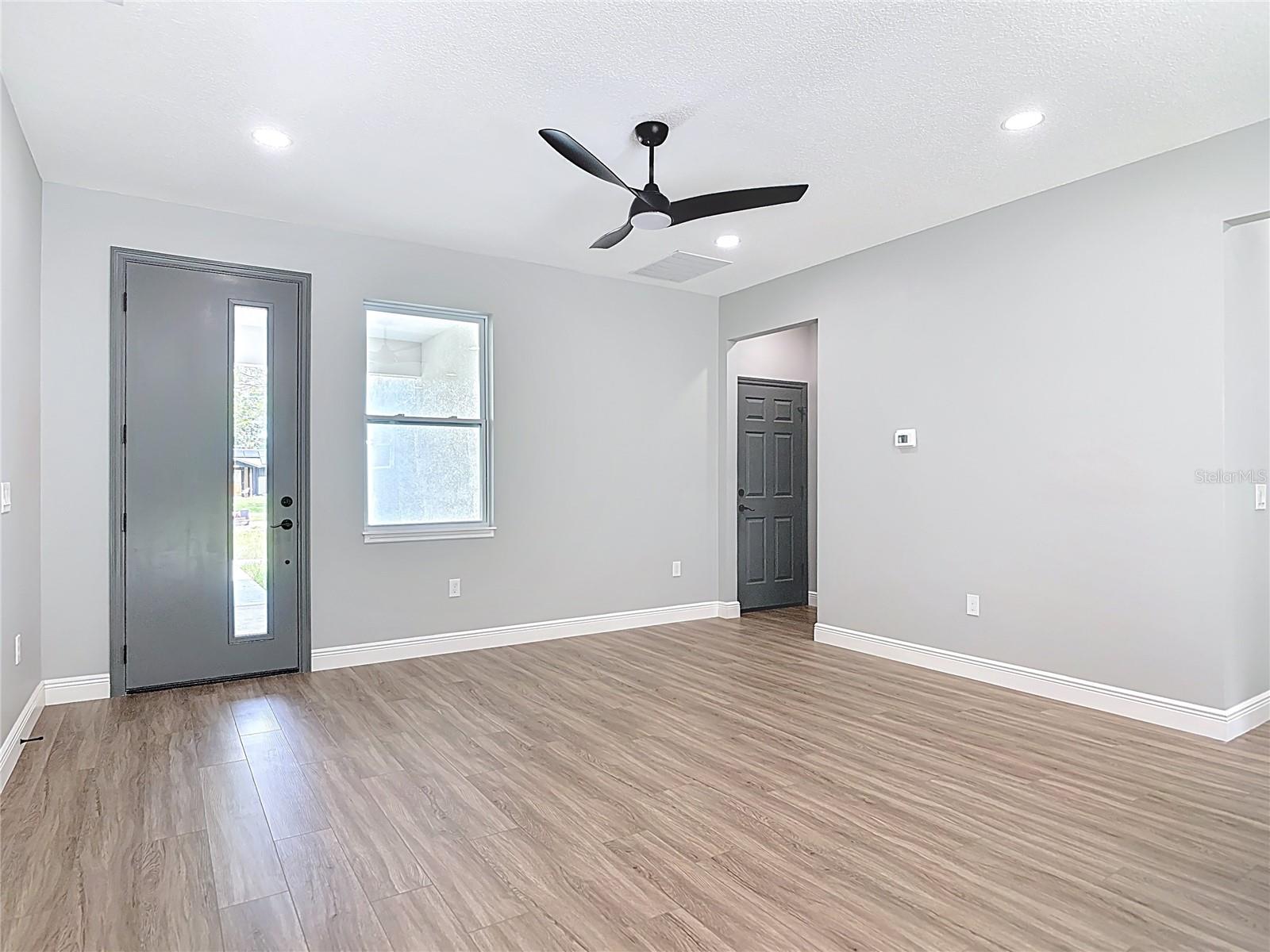 Image 12 of 46 For 2049 West Parkway