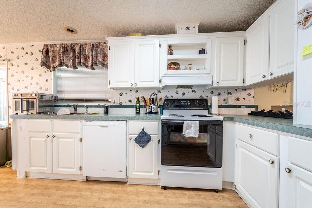 Image 11 of 25 For 44 Florence Boulevard
