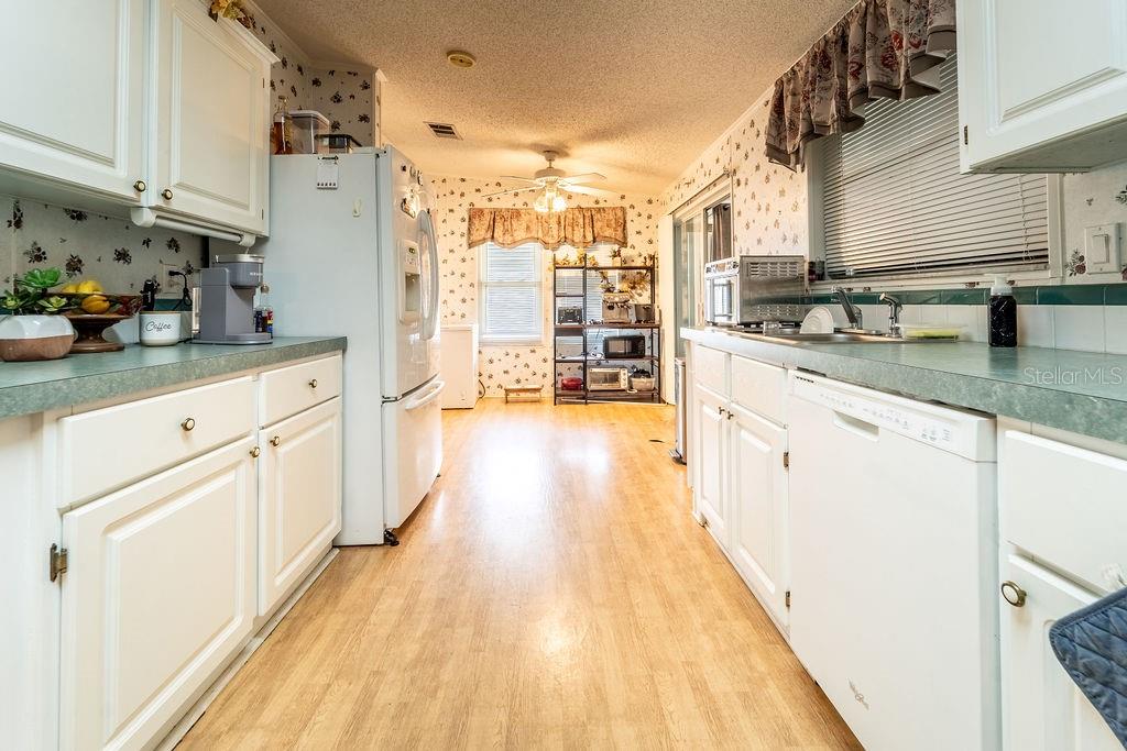 Image 12 of 25 For 44 Florence Boulevard
