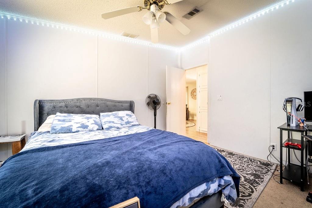 Image 20 of 25 For 44 Florence Boulevard