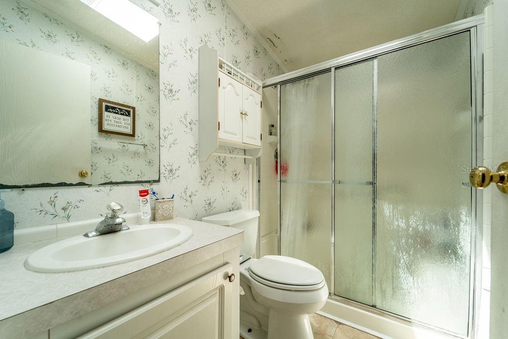 Image 22 of 25 For 44 Florence Boulevard