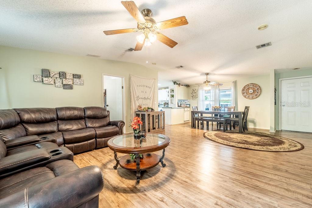 Image 8 of 25 For 44 Florence Boulevard