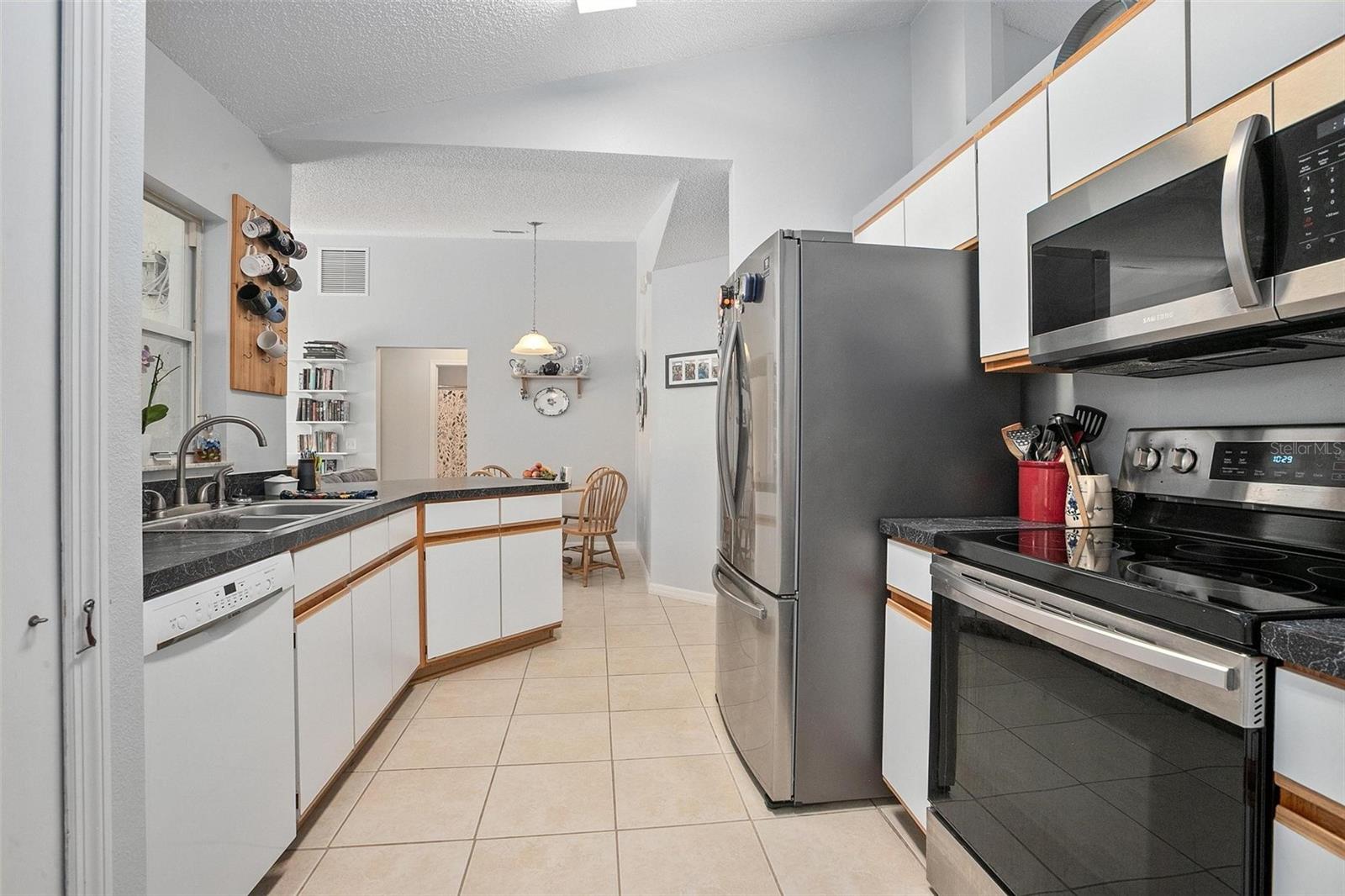 Image 11 of 42 For 227 Heronwood Circle