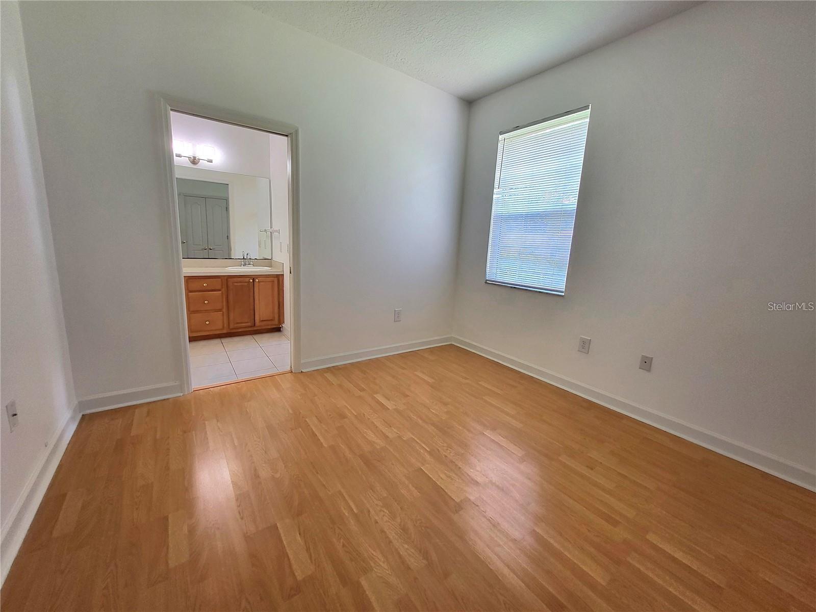 Image 18 of 26 For 1072 Ceasars Court