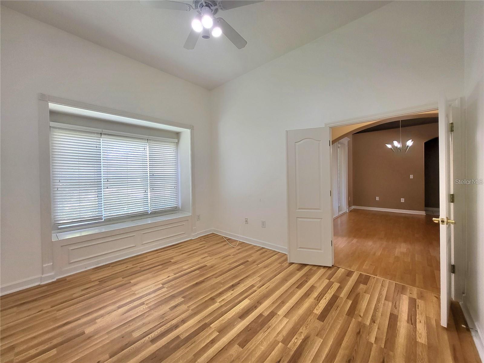 Image 19 of 26 For 1072 Ceasars Court